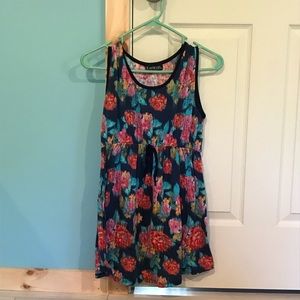 Maternity flowy tank